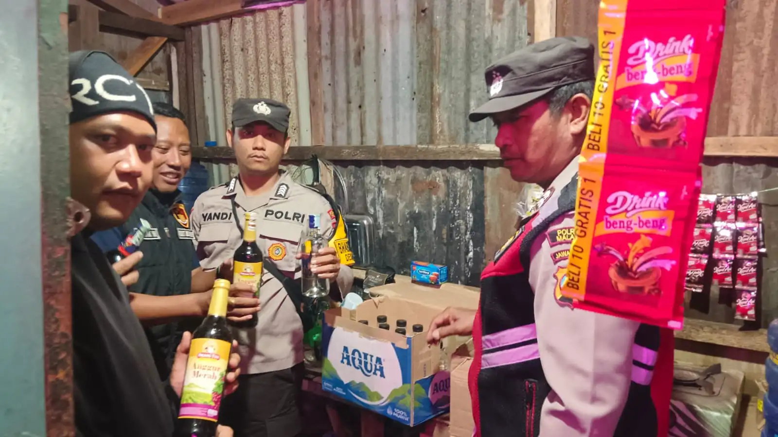 Polres Malang Panen 1.770 Botol Miras Ilegal Dalam Sepekan di 30 Kecamatan