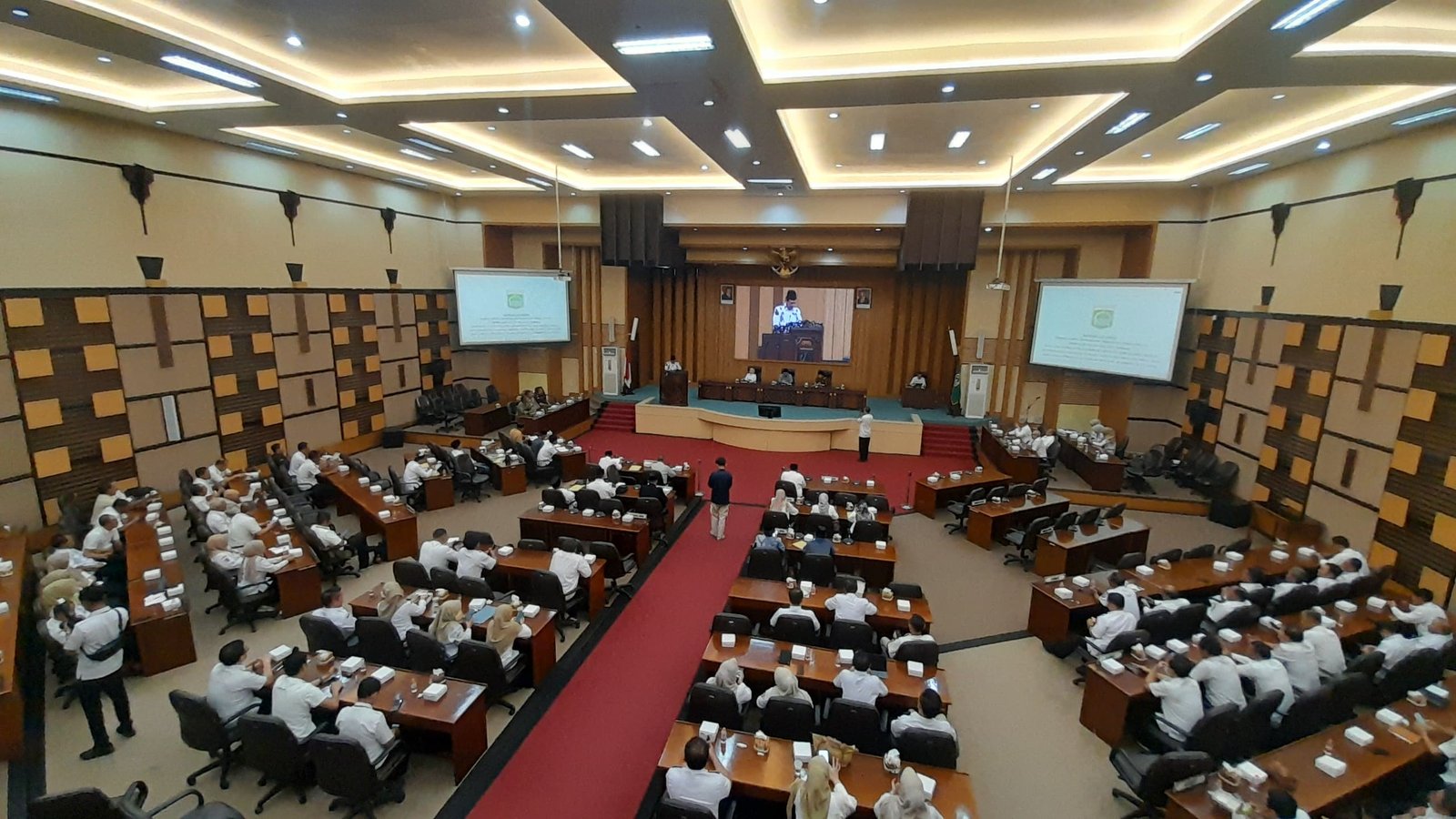 GURU DIPROTEKSI, BUMI DIJAGA! Pemerintah Kabupaten Malang Support Penuh 2 Raperda Anyar Inisiatif DPRD Terkait Guru dan Plastik Sekali Pakai
