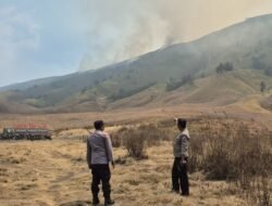 Cegah Api Karhutla Bromo Masuk Poncokusumo, Polres Malang Siaga di Jalur Jemplang
