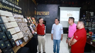 Paradigma pembangunan ekonomi berbasis agraria khususnya Tembakau di Kabupaten Jember resmi bergeser ke era industrialisasi hilir yang modern