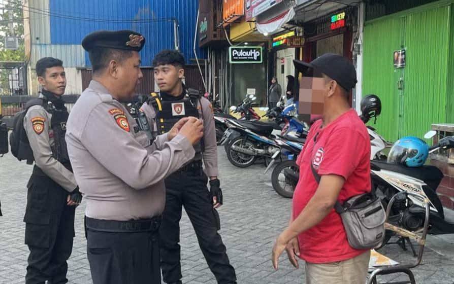 Video perselisihan pengendara sepeda motor DAN jukir di kawasan Ruko Dinoyo berujung pada penindakan hukum oleh jajaran Polresta Malang Kota.