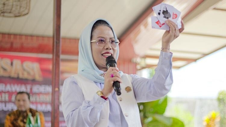 Model di Malang Dinilai Berhasil Ketua Komisi E DPRD Jawa Timur, Sri Untari Perluas Pelestarian Aksara Jawa Digital ke Seluruh Sekolah