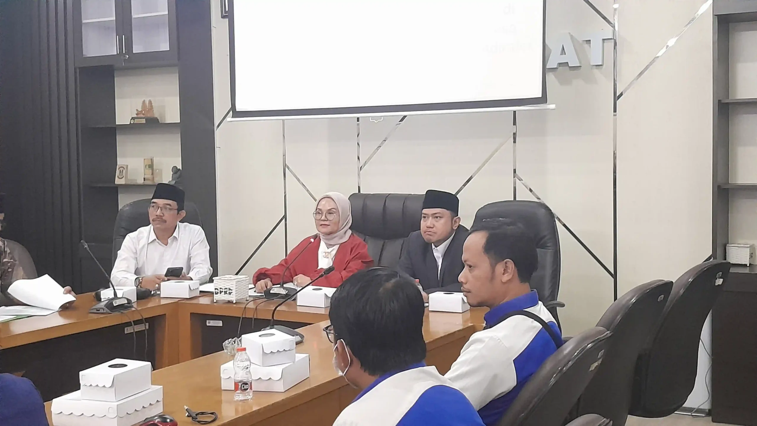 Komisi 3 DPRD Kabupaten Malang membahas pemagaran saluran irigasi Sumberawan 1 di Singosari dan meminta kajian dokumen sebelum ke lokasi