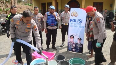 Kepolisian Resor (Polres) Trenggalek kembali mengaktifkan Patroli Gentong yang biasa dilakukan saat bencana kekeringan melanda
