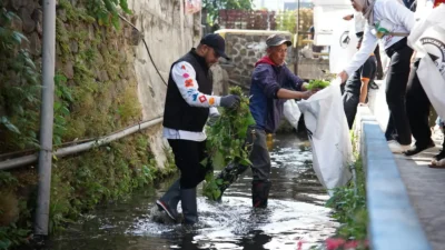 Gelar Aksi Lingkungan! DPC Gerindra Kota Batu Bersihkan Kali Kebo dan Drainase Sisir Jelang Musim Hujan