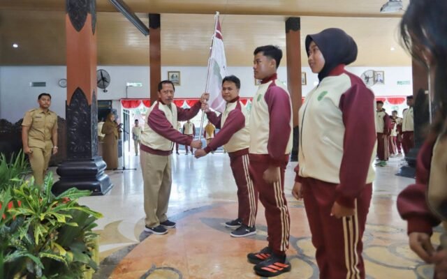 Berangkatkan 126 Atlet POPDA 2026, Pj Sekda Trenggalek Minta Jaga Sportivitas