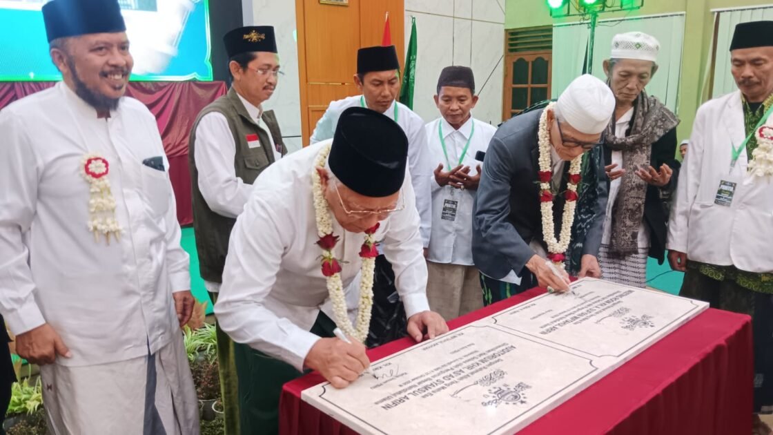 Berkunjung ke Situbondo, Pimpinan PBNU Resmikan Auditorium dan Meeting Room PCNU