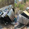 Truk Sound Horeg Asal Pasuruan Terguling dan Tabrak Pemotor di Sumawe
