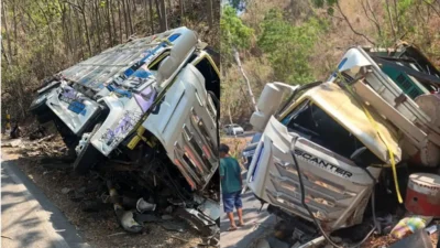 Truk Sound Horeg Asal Pasuruan Terguling dan Tabrak Pemotor di Sumawe