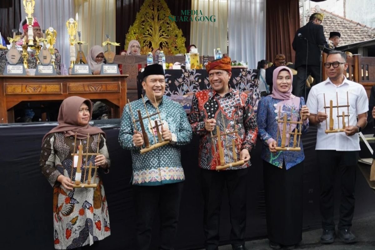Hadiri Kampung Cempluk Festival ke-16, Sekda Kabupaten Malang Dorong Hilirisasi Jeruk dan Legalitas UMKM secara Gratis